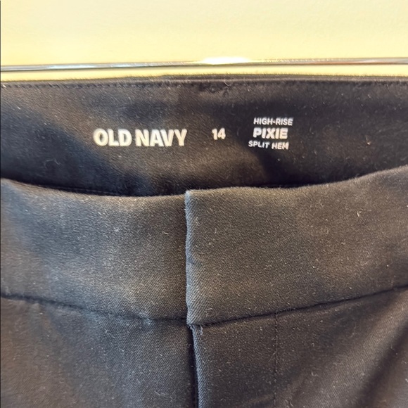 Old Navy Black High-Rise Pixie Pants - Picture 2 of 4